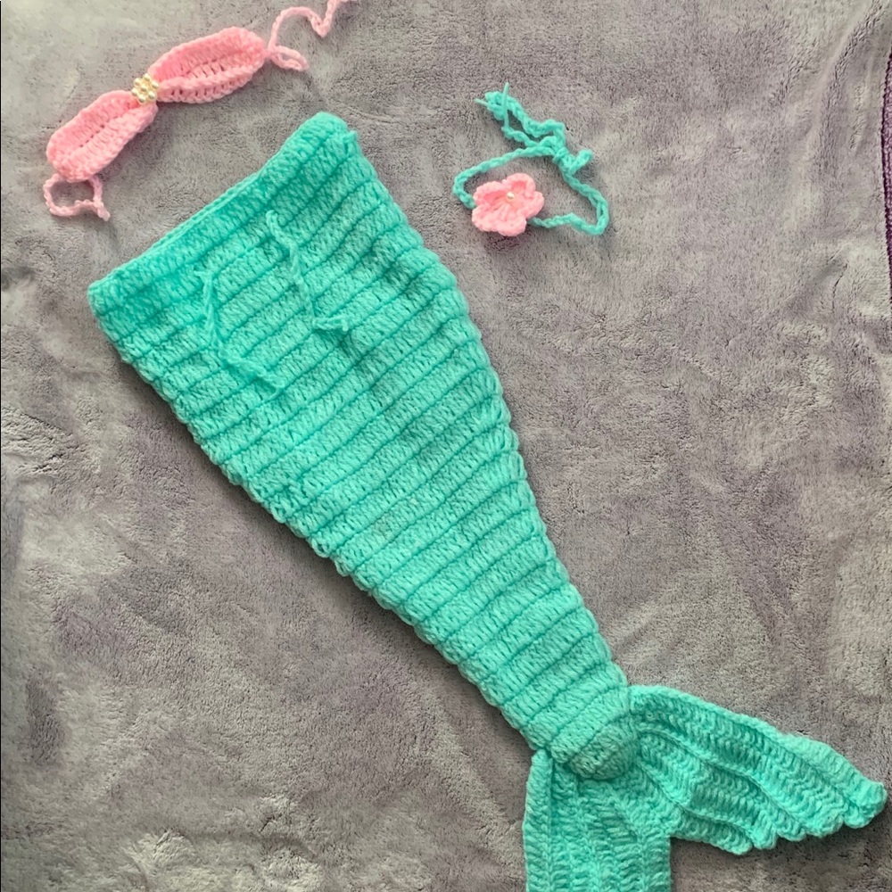 5/$25🛍 Newborn Crocheted mermaid set
